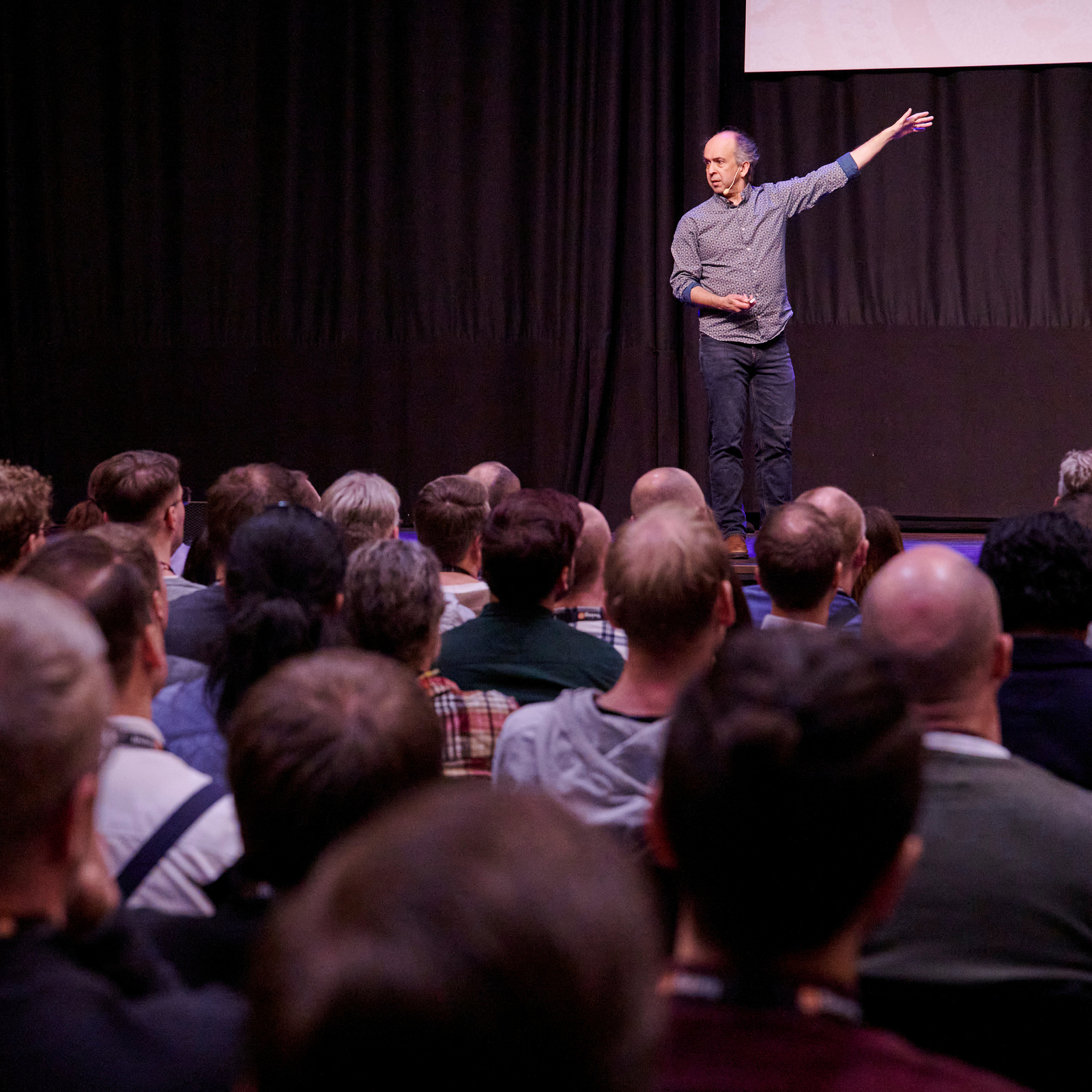 Beauty in Code – föreläsare på scen